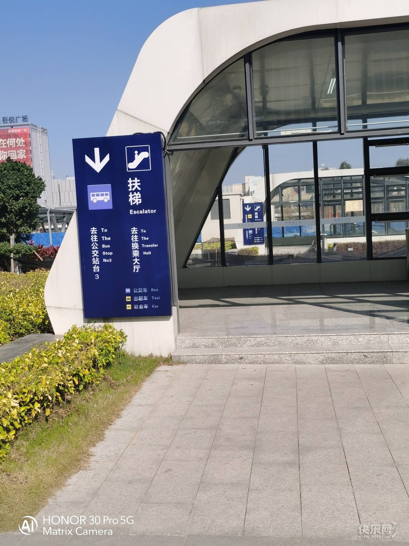 贵港高铁站设计在广西算得上好高大上了