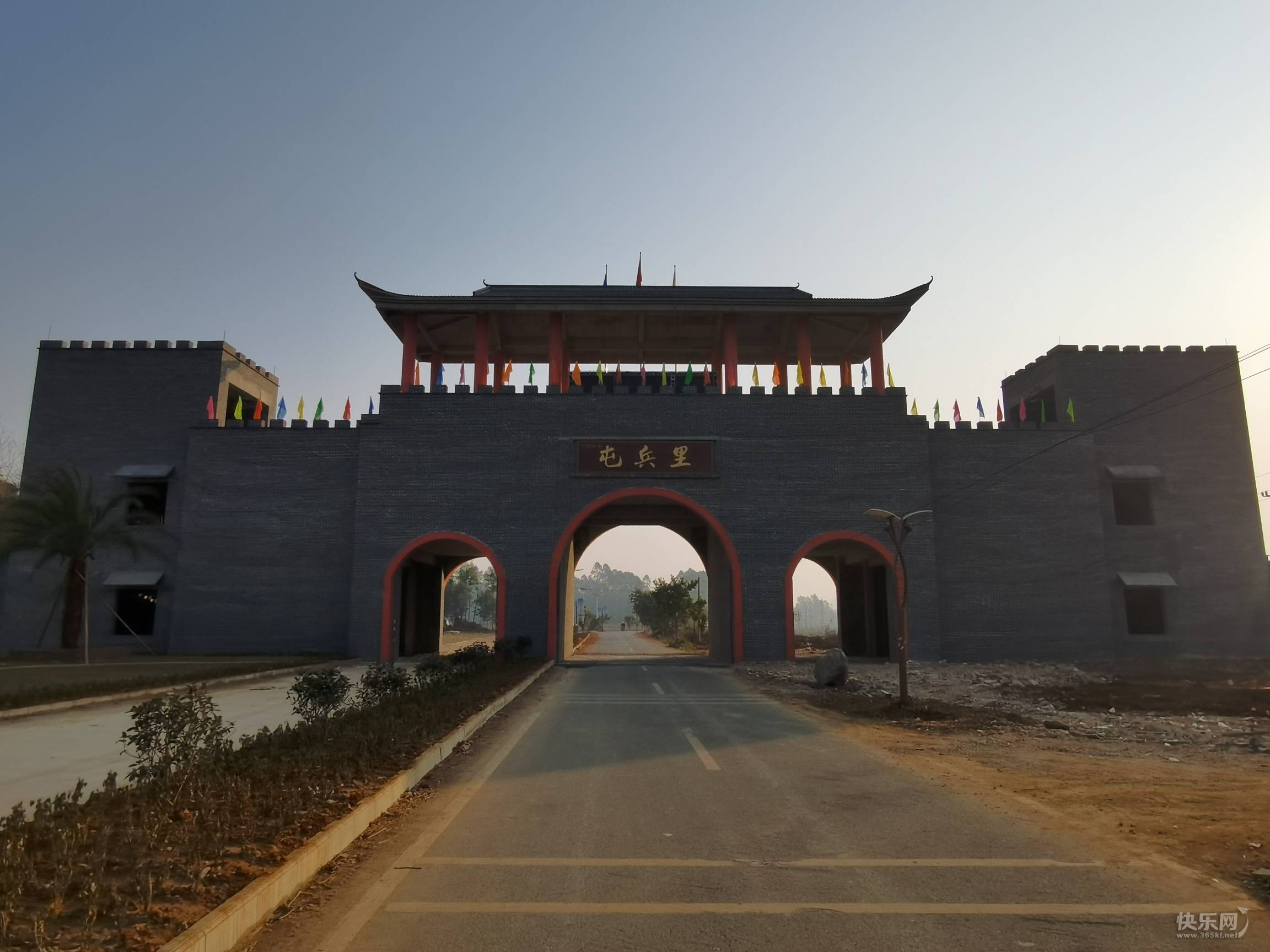 玩得够畅快原来去蒙公灵龟山过朝阳门登长城还可以以这样的方式进行