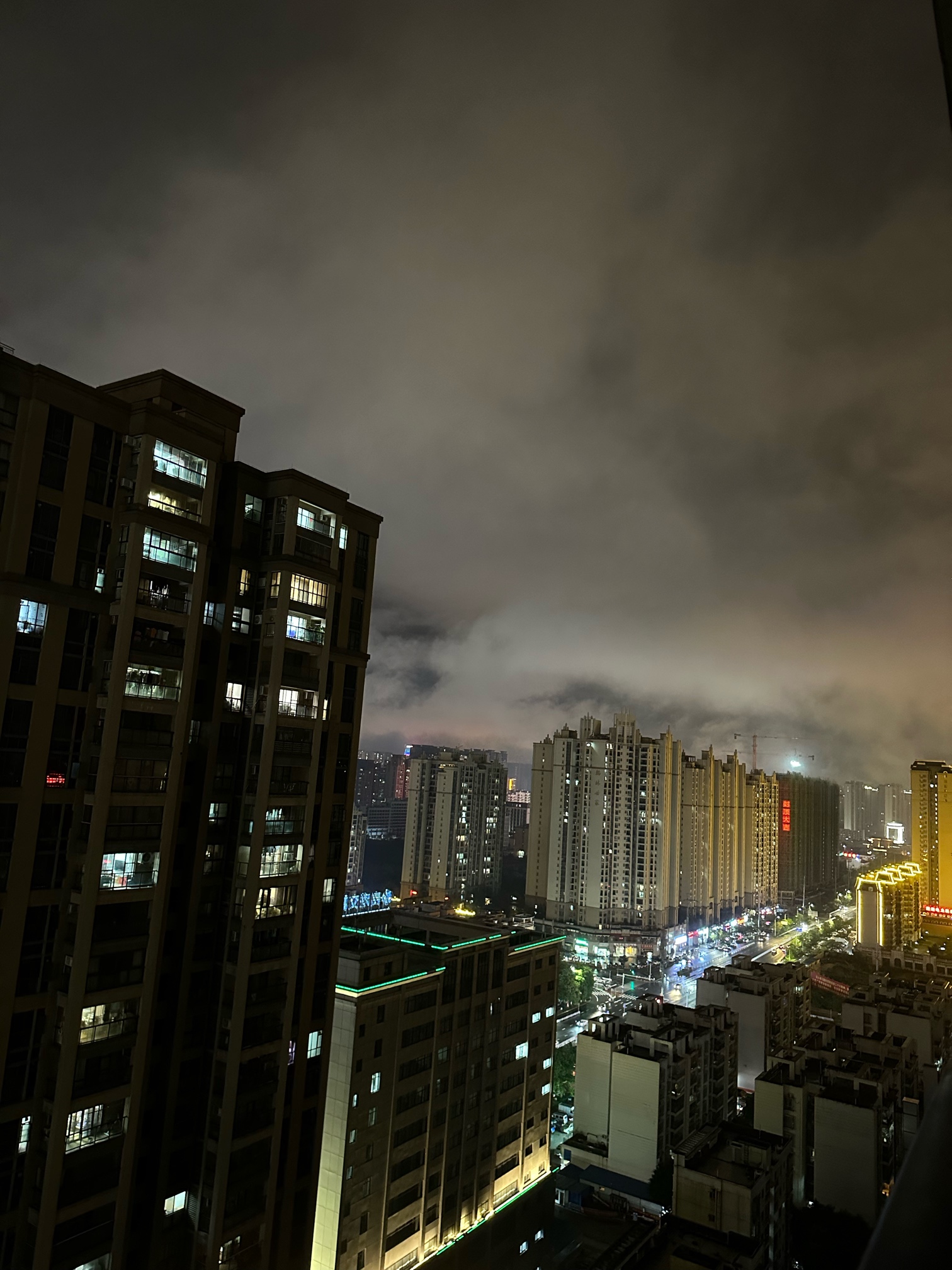 广西贵港市夜景图片